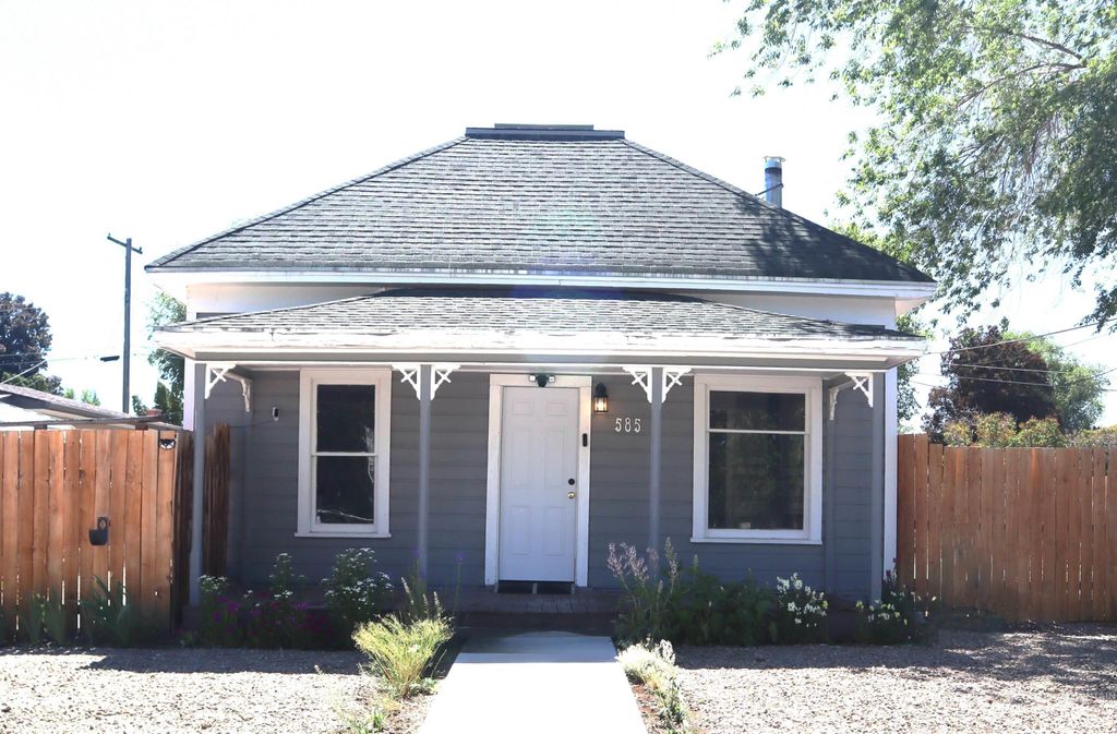 Photo of 585 N 5th E, Mountain Home, ID 83647 (MLS # 98950267)