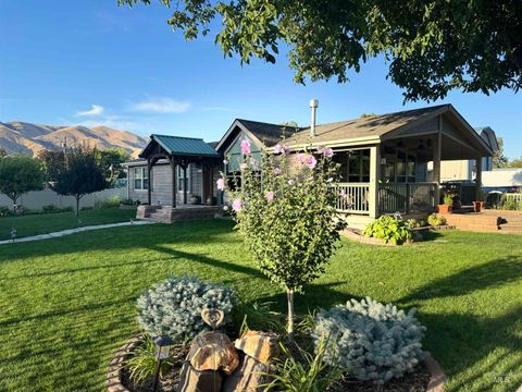 811 14th St. Clarkston WA 99403