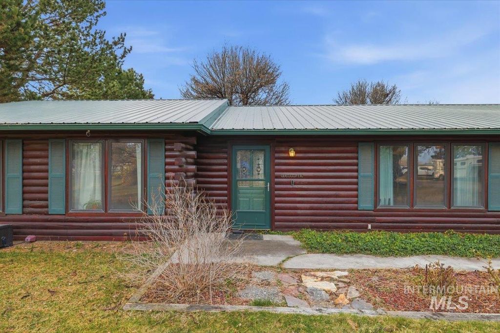 Photo of 775 N Cow Horse Dr, Kuna, ID 83634 (MLS # 98978397)