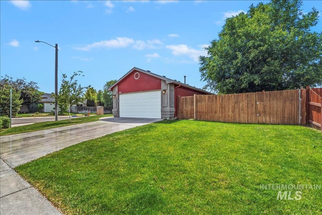 Photo of 329 Palace Way, Nampa, ID 83687 (MLS # 98987173)