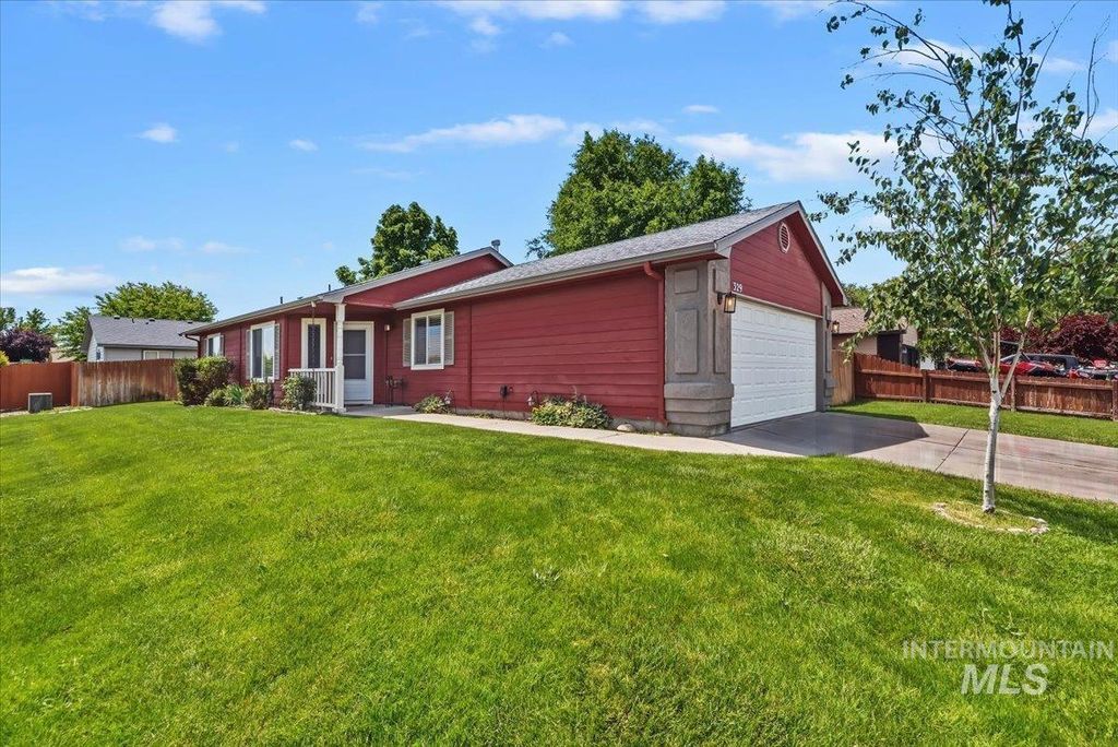 Photo of 329 Palace Way, Nampa, ID 83687 (MLS # 98987173)