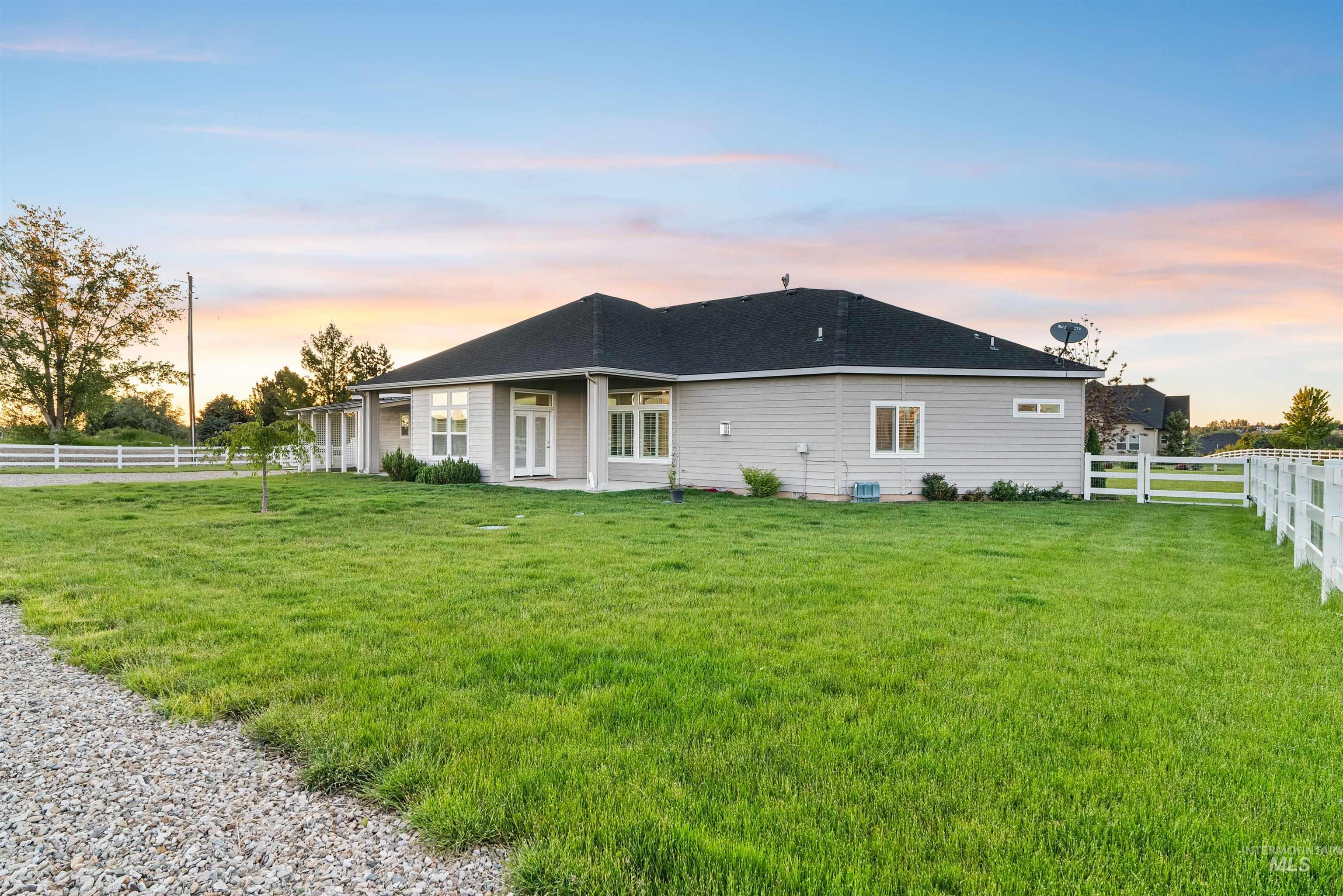 9975 Moon Shadow Ct, Middleton, Idaho image 32