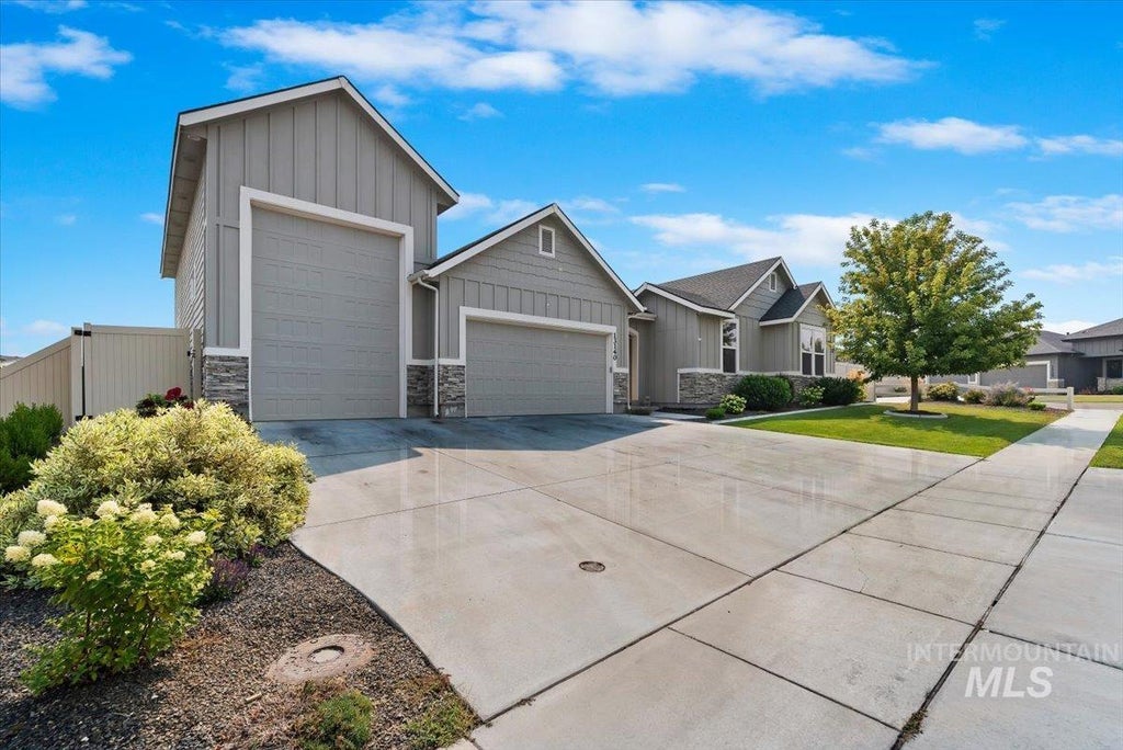 Photo of 13140 S Grace Point Way, Nampa, ID 83686 (MLS # 98996806)