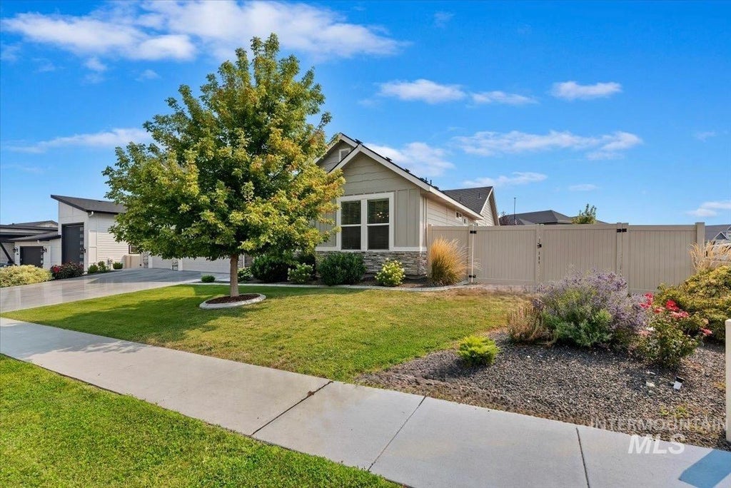 Photo of 13140 S Grace Point Way, Nampa, ID 83686 (MLS # 98996806)