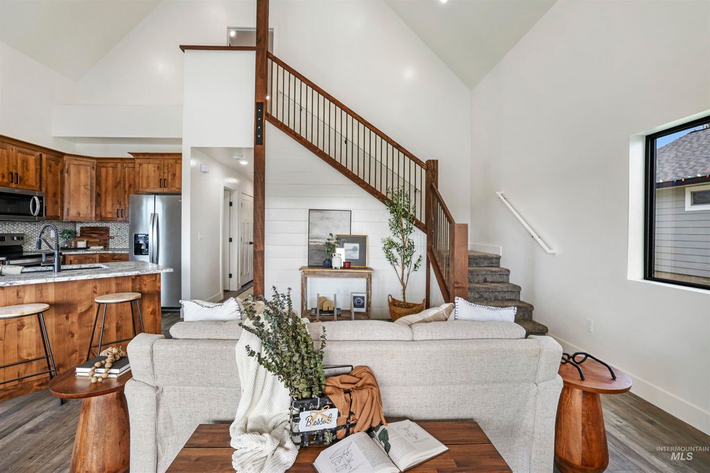 Photo of 254 1st St W, Wendell, ID 83355 (MLS # 98967229)