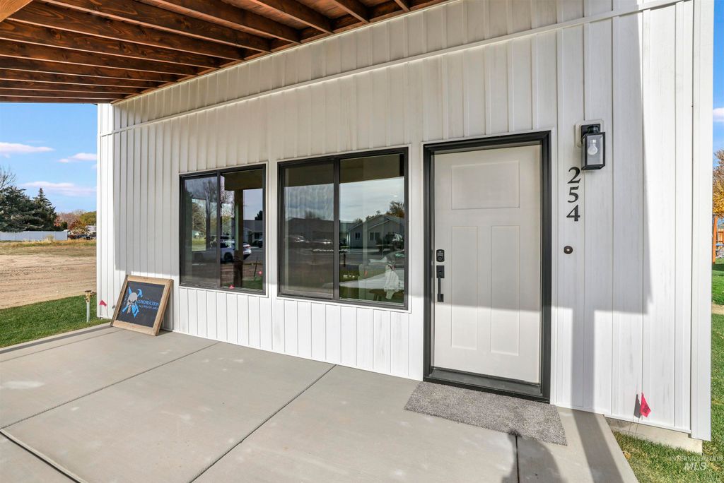 Photo of 254 1st St W, Wendell, ID 83355 (MLS # 98967229)