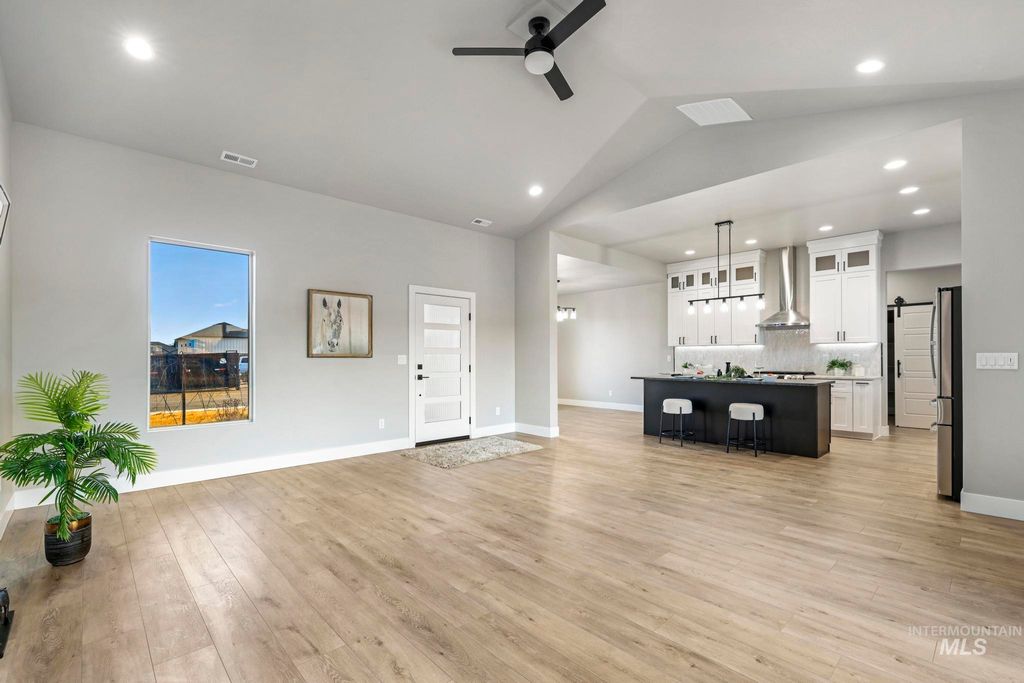 Photo of 1597 Tule Dr, Twin Falls, ID 83301 (MLS # 98960208)