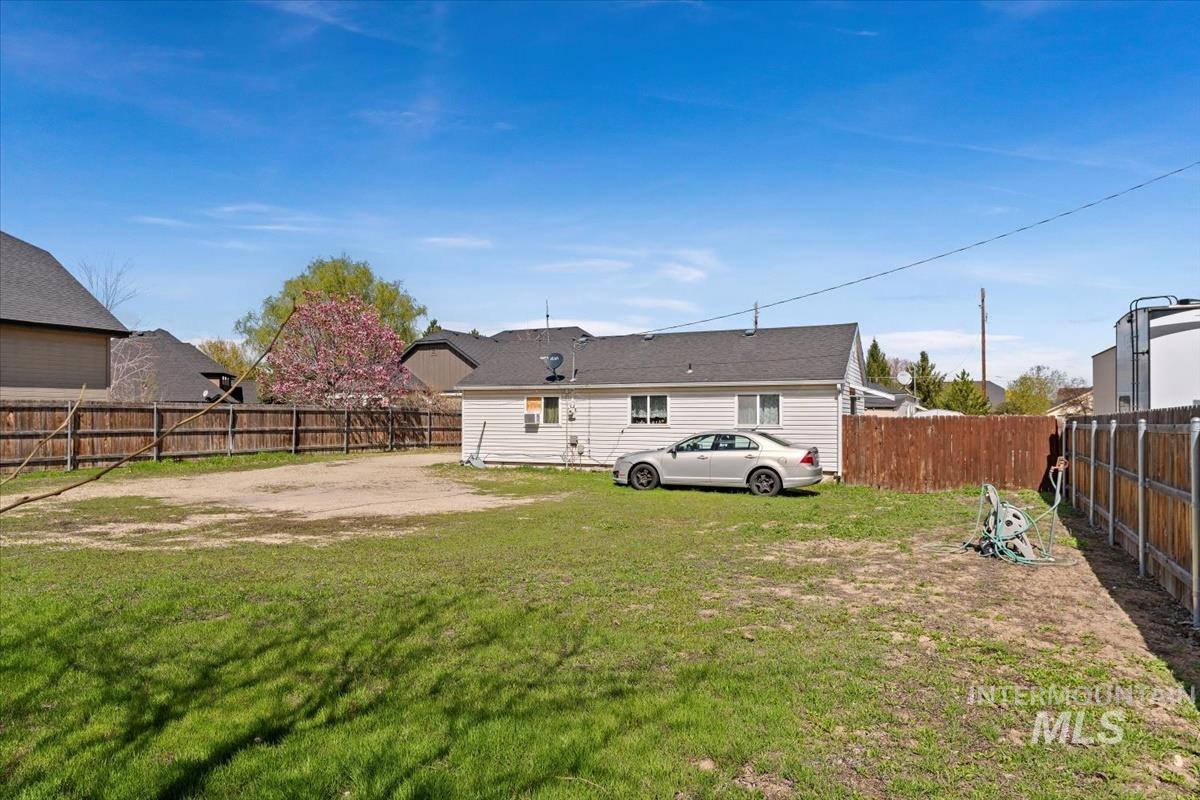 Nampa, Idaho 83686, United States, 2 Bedrooms Bedrooms, ,1 BathroomBathrooms,Residential,Pending,102250