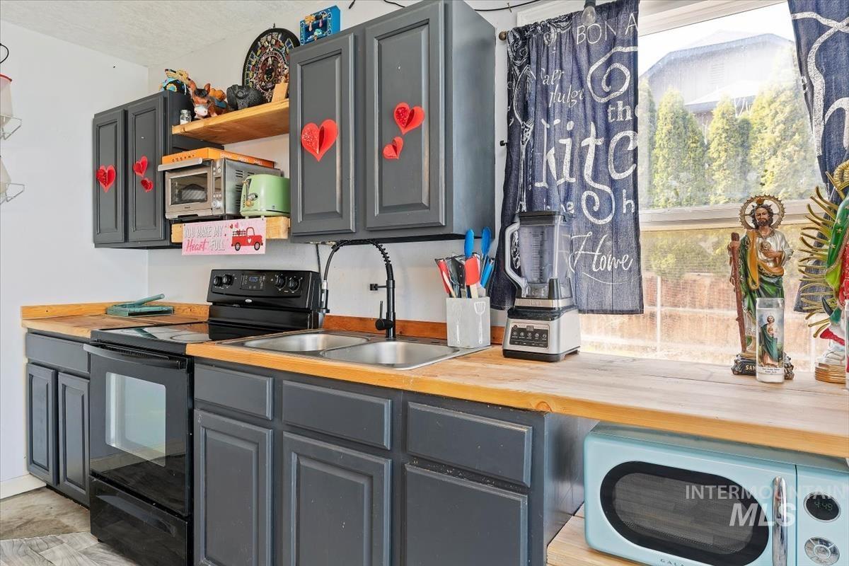 Nampa, Idaho 83686, United States, 2 Bedrooms Bedrooms, ,1 BathroomBathrooms,Residential,Pending,102250