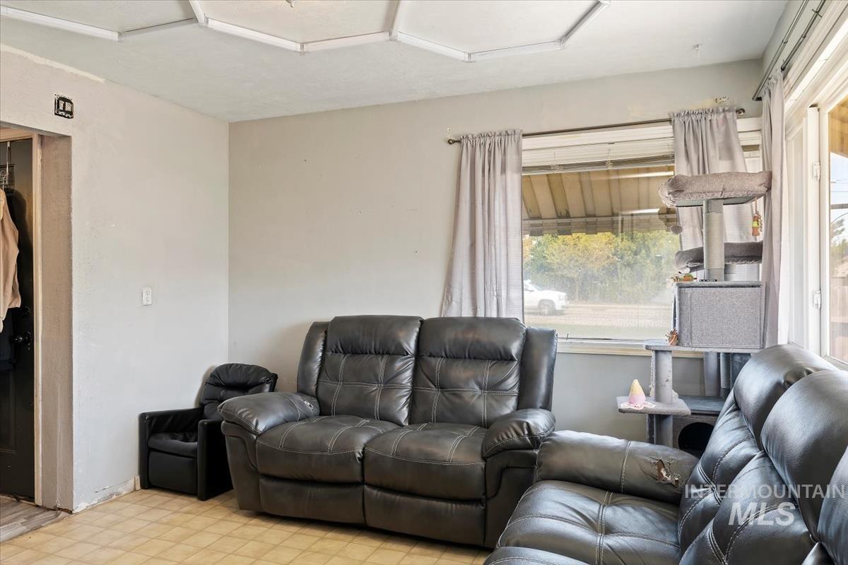 Nampa, Idaho 83686, United States, 2 Bedrooms Bedrooms, ,1 BathroomBathrooms,Residential,Pending,102250