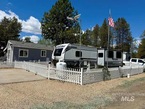 Photo of 514 Sawyer St, Cascade, ID 83611 (MLS # 98989238)