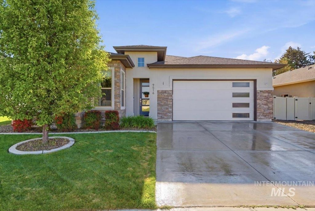 Photo of 9516 S Blue Oak Ave, Kuna, ID 83634 (MLS # 98985536)