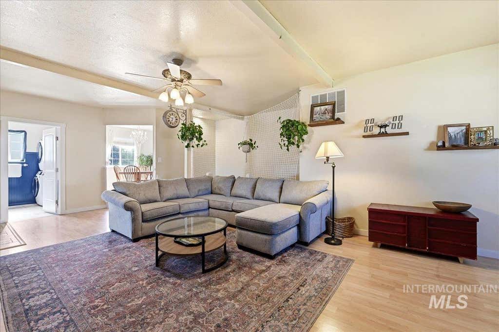 Photo of 806 W Logan St, Caldwell, ID 83605 (MLS # 98990328)