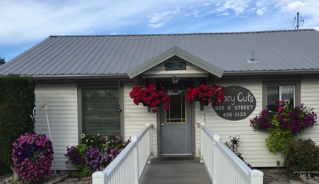 Photo of 805 D Street, Rupert, ID 83350 (MLS # 98980922)