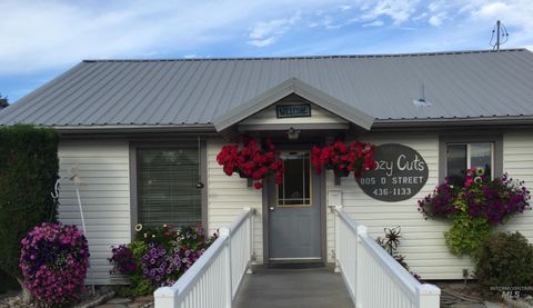 Photo of 805 D Street, Rupert, ID 83350 (MLS # 98980922)