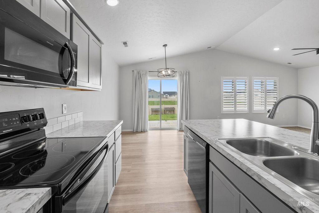 Photo of 19545 Newell Way, Caldwell, ID 83605 (MLS # 98994885)
