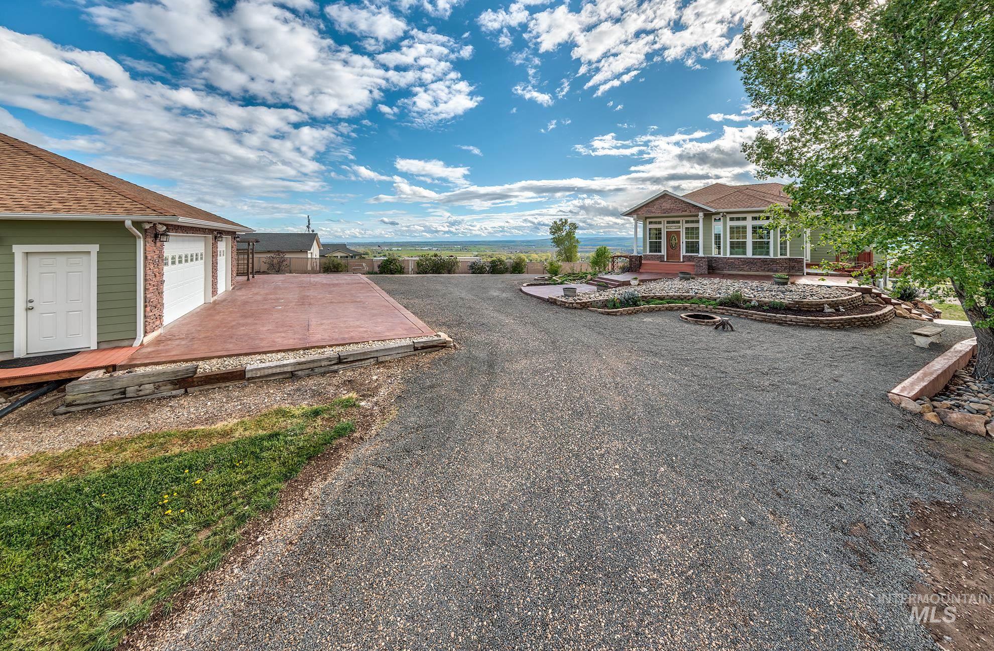 View of dirt / gravel road