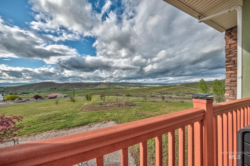 Photo of 1573 Loafer Lane, Weiser, ID 83672 (MLS # 98982394)