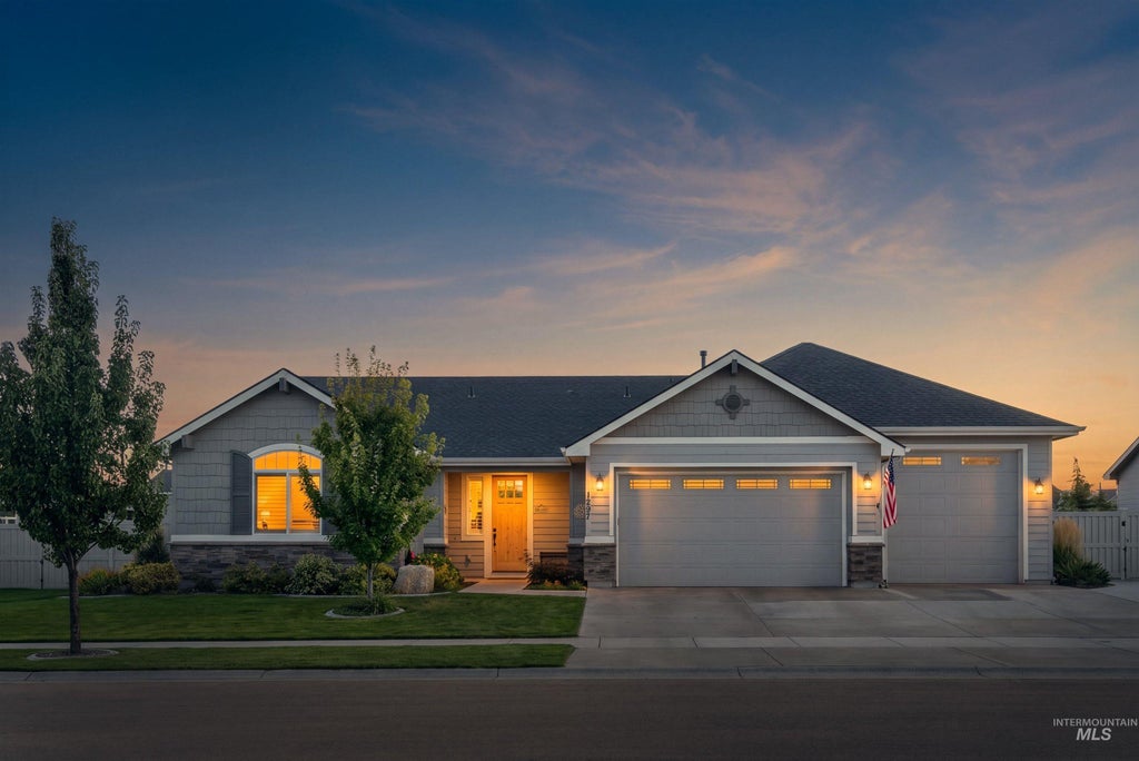 Photo of 1297 W Six Shooter St, Middleton, ID 83644 (MLS # 99001778)