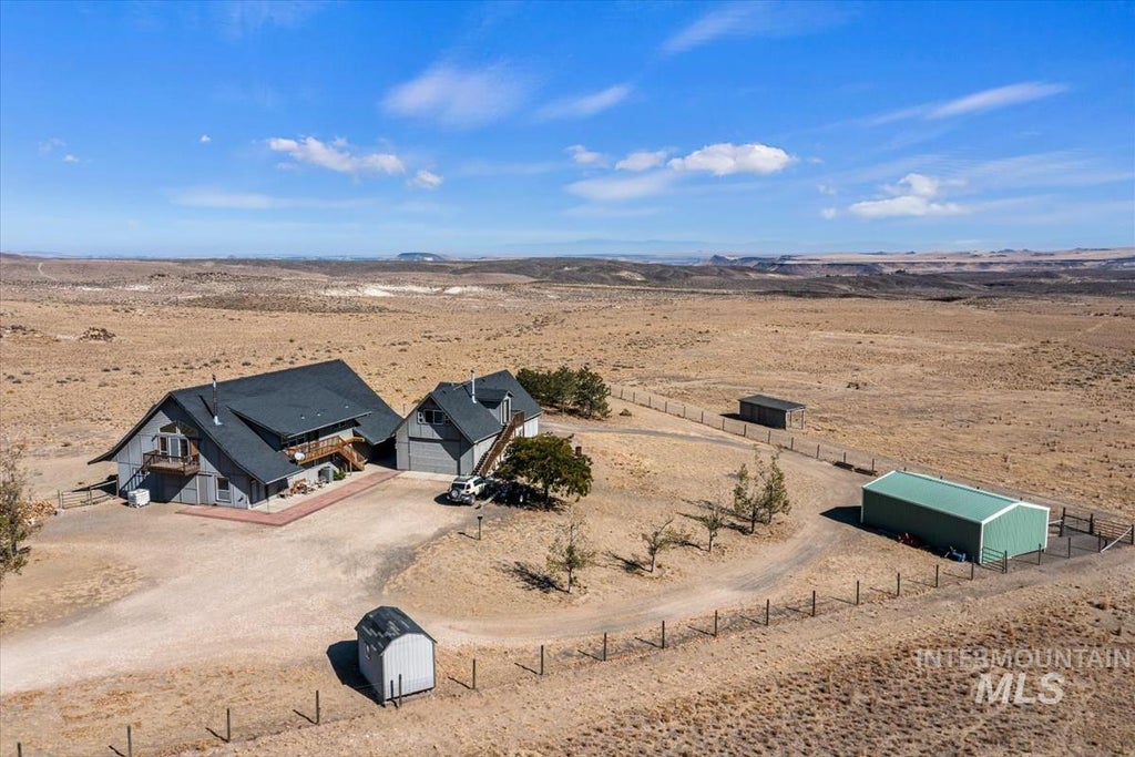 Photo of 11974 Autumn Wind Ln, Murphy, ID 83650 (MLS # 99003239)