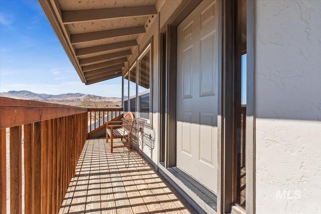 Photo of 11974 Autumn Wind Ln, Murphy, ID 83650 (MLS # 99003239)