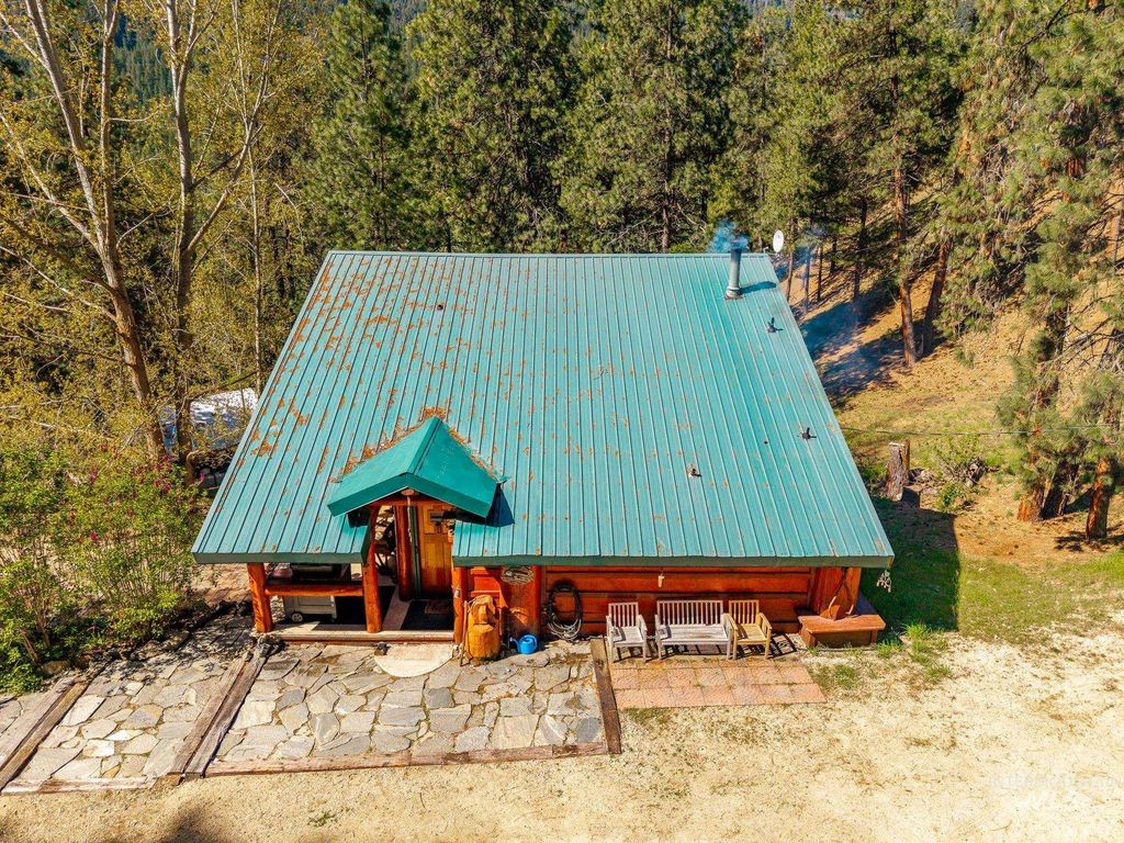 Photo of 32 Leprechaun Ln, Boise, ID 83716 (MLS # 98984187)