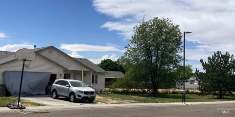 Photo of 517 E Dooley Ln, Nampa, ID 83686 (MLS # 98988136)