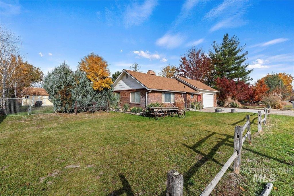 Photo of 10520 W Arnold Rd, Boise, ID 83714 (MLS # 98966988)