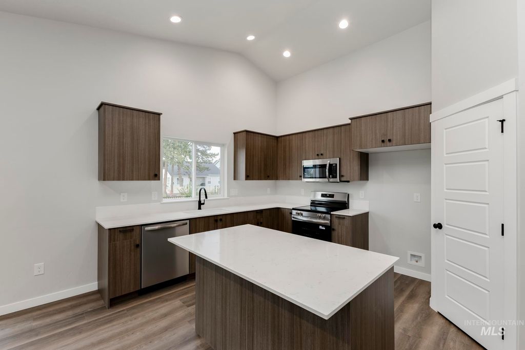 Photo of 2512 W Red Jasper Dr, Kuna, ID 83634 (MLS # 98989382)