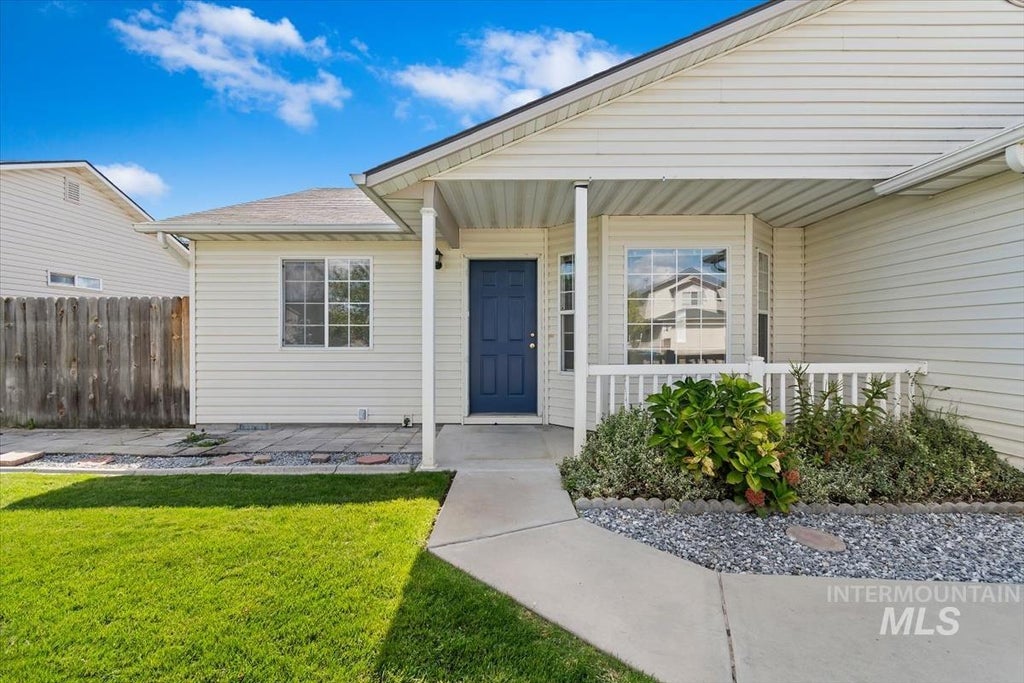 Photo of 11927 Colonial DR, Caldwell, ID 83605 (MLS # 99000998)