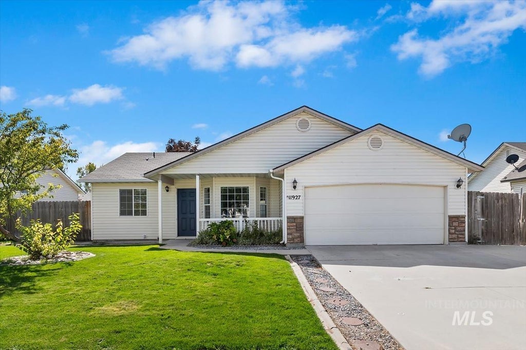 Photo of 11927 Colonial DR, Caldwell, ID 83605 (MLS # 99000998)