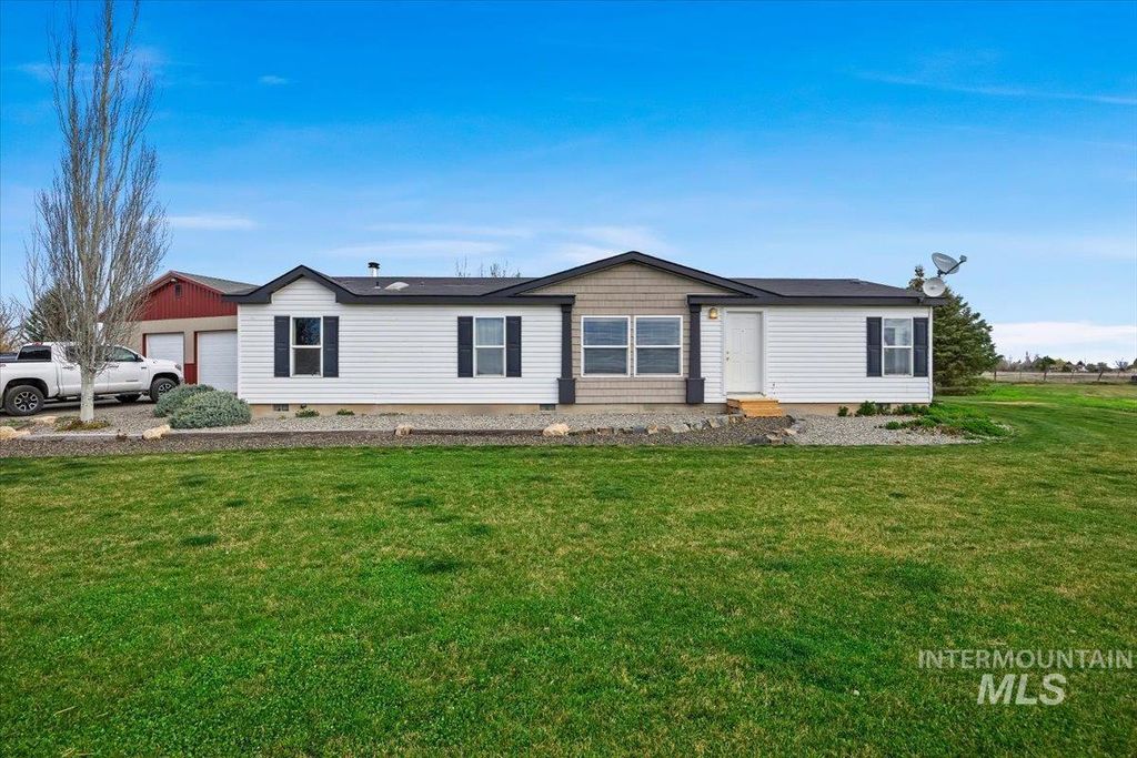 Photo of 374 120 East, Shoshone, ID 83352 (MLS # 98982050)