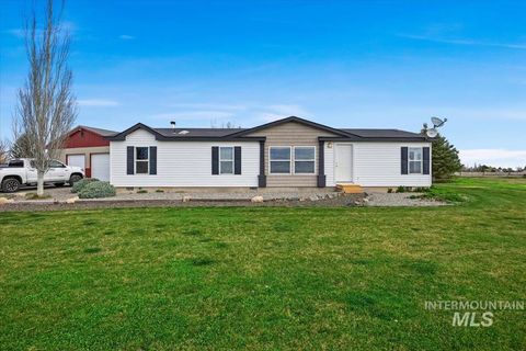 Photo of 374 120 East, Shoshone, ID 83352 (MLS # 98982050)