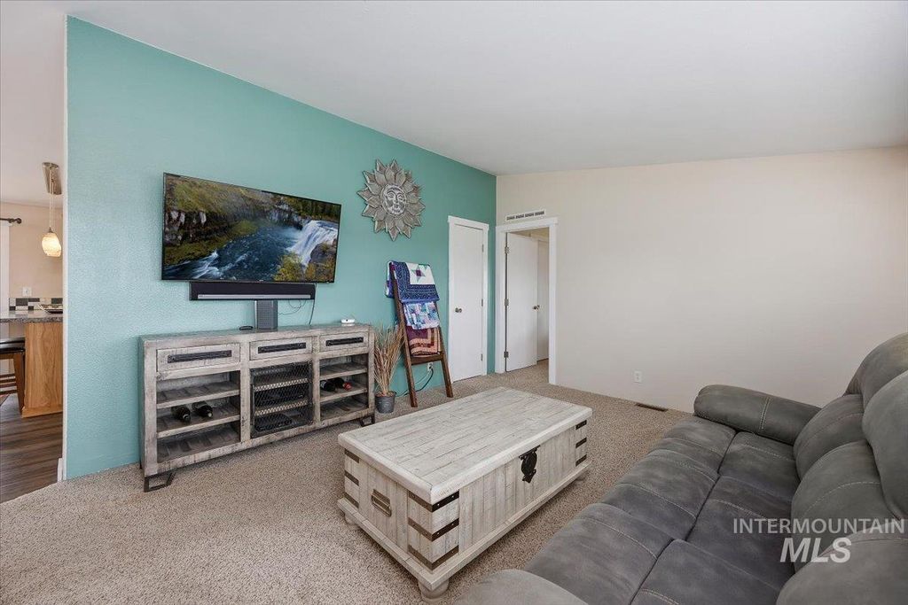 Photo of 374 120 East, Shoshone, ID 83352 (MLS # 98982050)