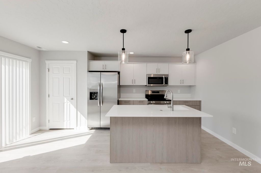 Photo of 119 Caribou St, Horseshoe Bend, ID 83629 (MLS # 98962444)