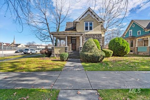 Photo of 518 N 13th St, Boise, ID 83702 (MLS # 98977410)