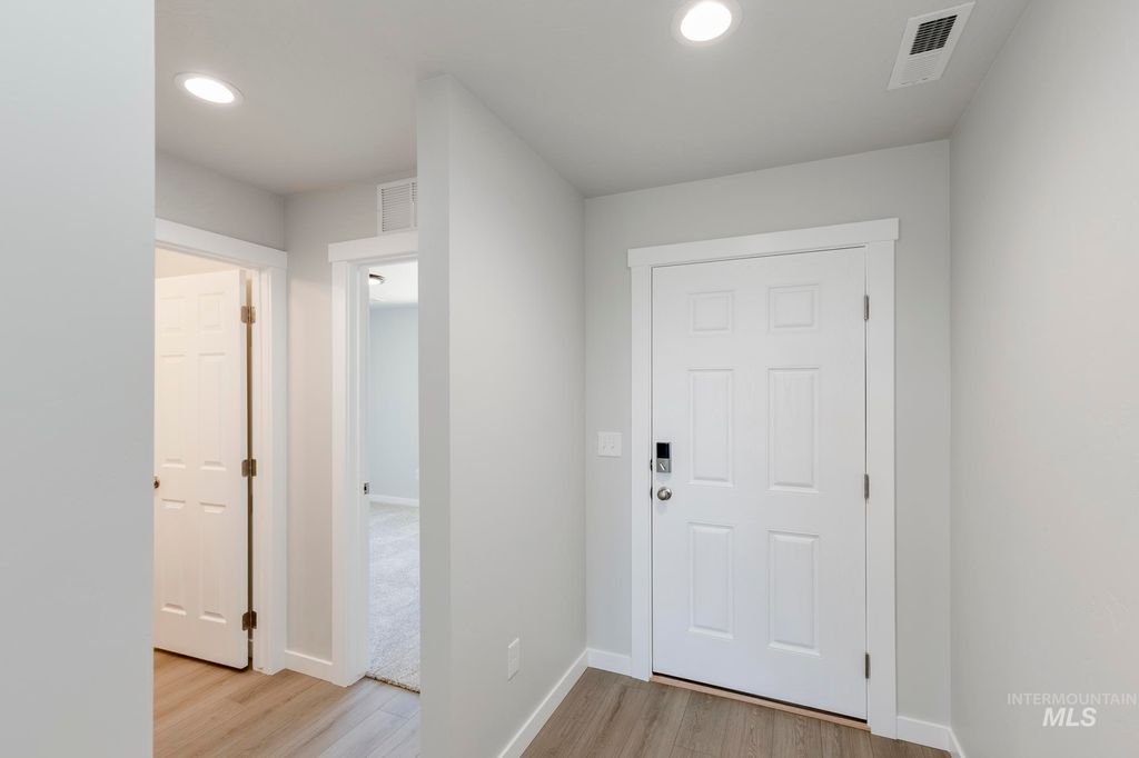 Photo of 5456 S Bittercreek Ave, Meridian, ID 83642 (MLS # 98974823)