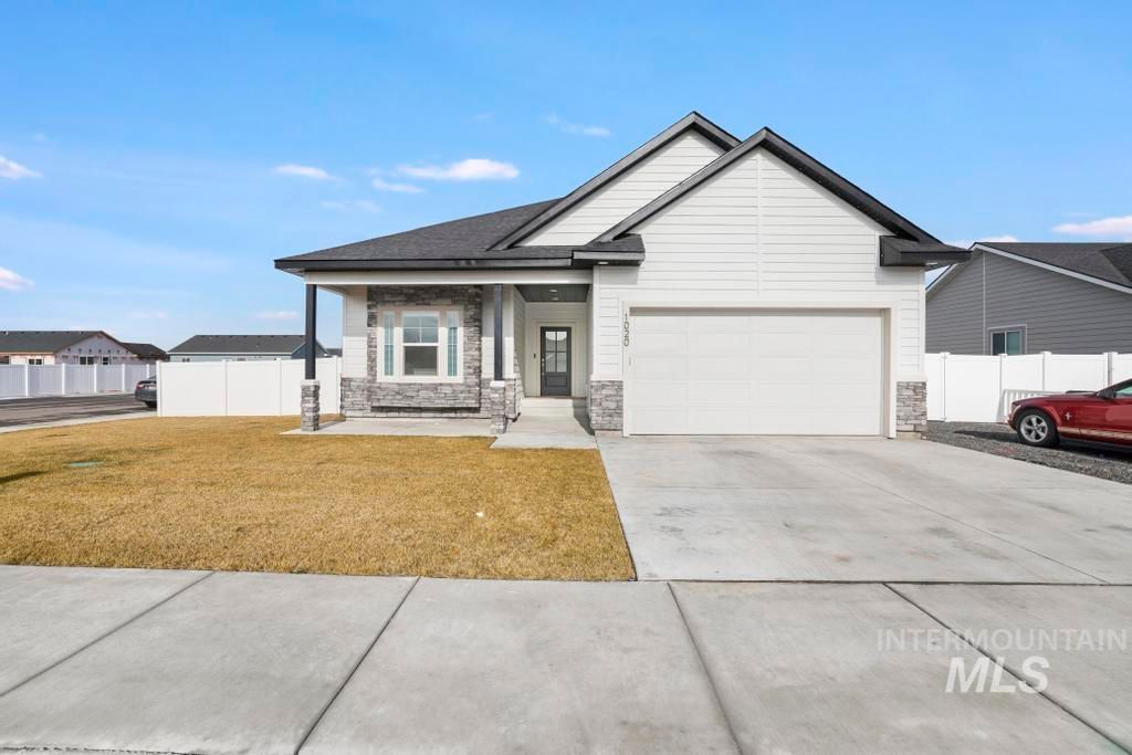 Photo of 1020 13th Street, Rupert, ID 83350 (MLS # 98973588)