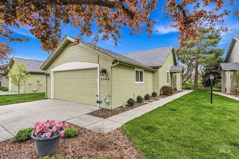 Photo of 2363 River Oaks Dr, Nampa, ID 83686 (MLS # 98982980)