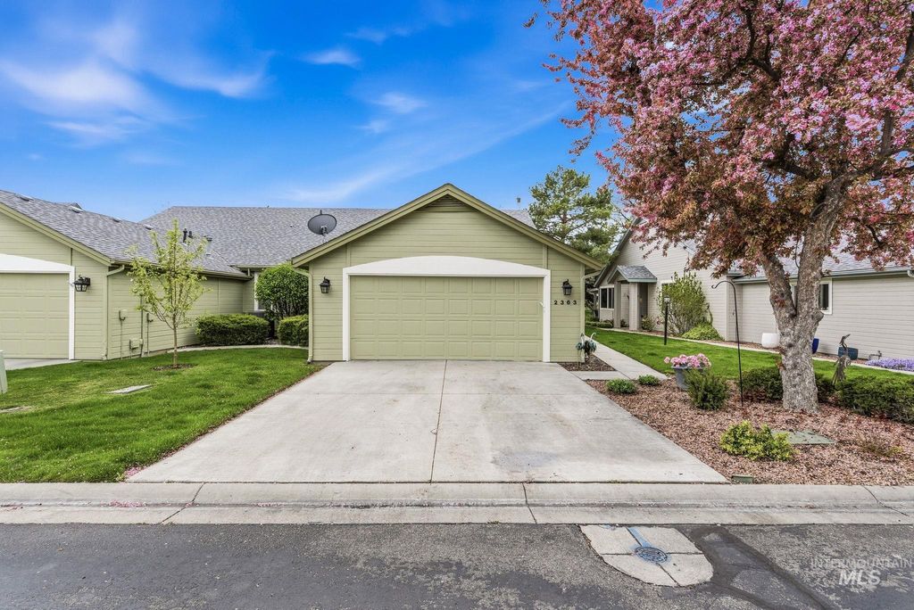 Photo of 2363 River Oaks Dr, Nampa, ID 83686 (MLS # 98982980)