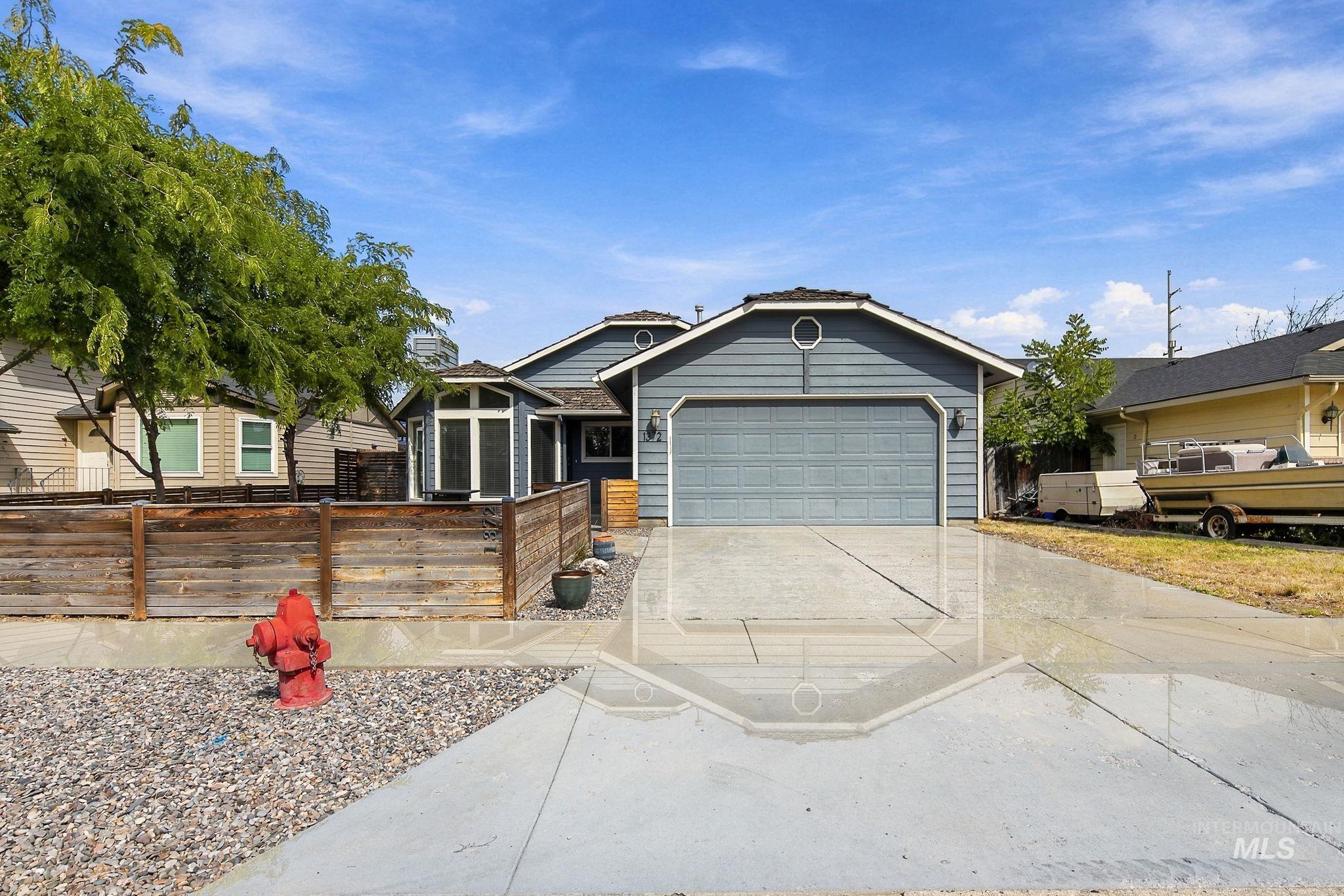 1372 W Crest Wood Dr