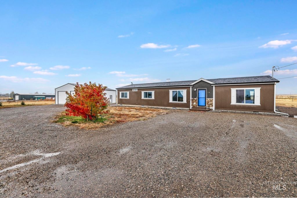 Photo of 224 E 520 N, Shoshone, ID 83352 (MLS # 98964934)