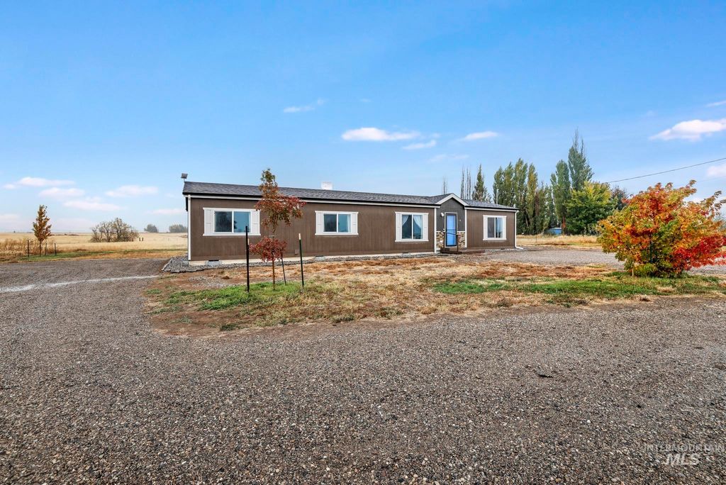 Photo of 224 E 520 N, Shoshone, ID 83352 (MLS # 98964934)