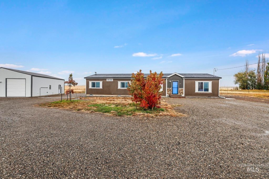 Photo of 224 E 520 N, Shoshone, ID 83352 (MLS # 98964934)