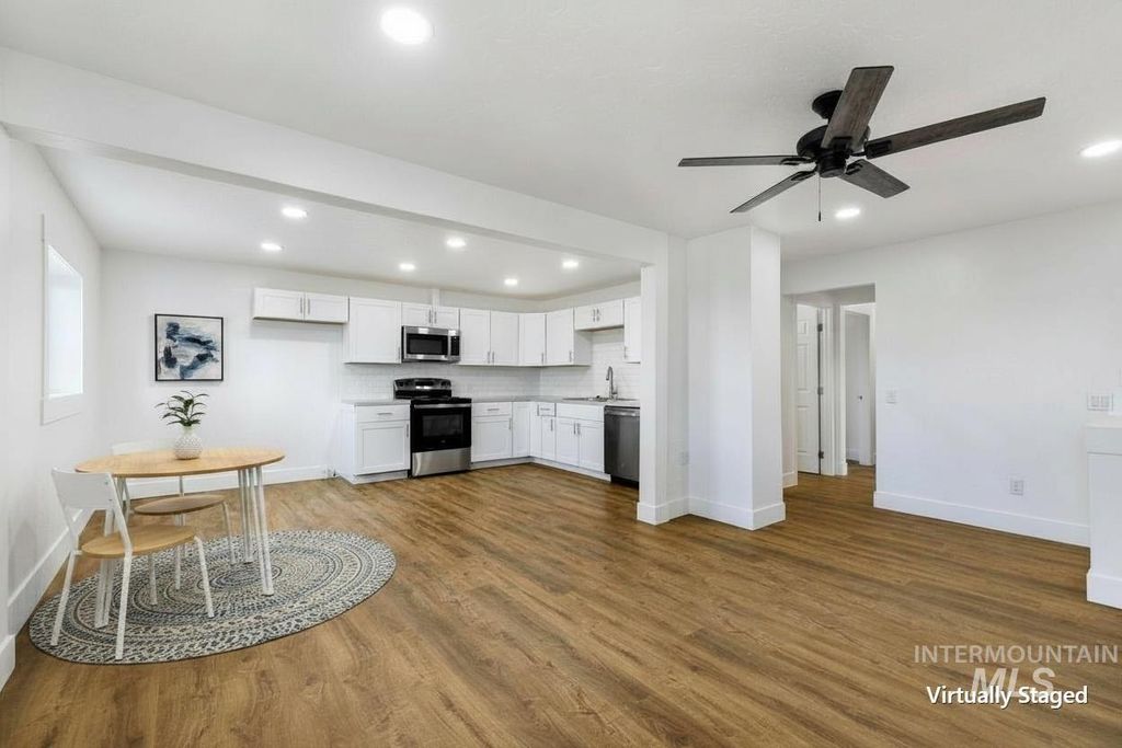 Photo of 480 Railroad Ave W Ave, Hansen, ID 83334 (MLS # 98982908)