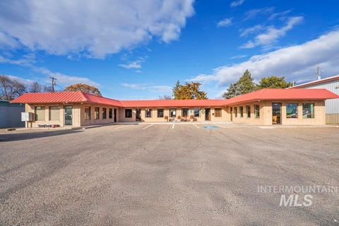 Photo of 1157 SW 4th Ave, Ontario, OR 97914 (MLS # 98969389)