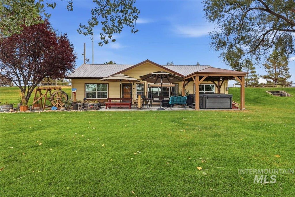 Photo of 28725 Hwy 30, Caldwell, ID 83607 (MLS # 98999695)