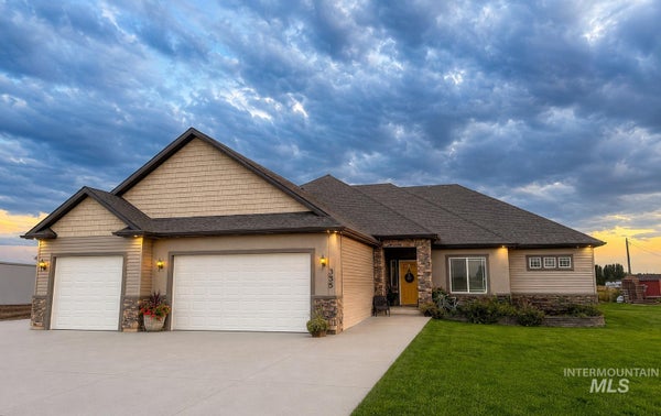 355 14TH ST, HEYBURN, ID 83336 - Image e96a76b794707ea73b7ee027fd6394ce/3645265193