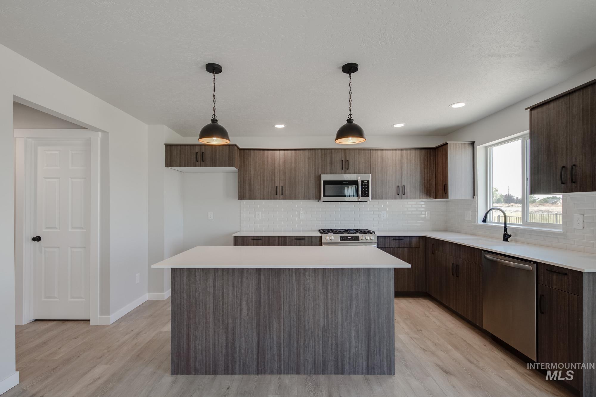 18175 N Lion Head Ave