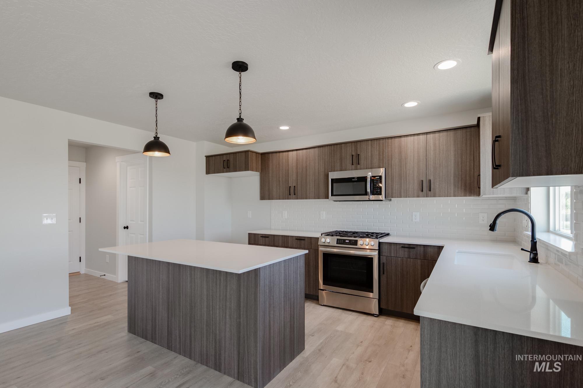 18175 N Lion Head Ave